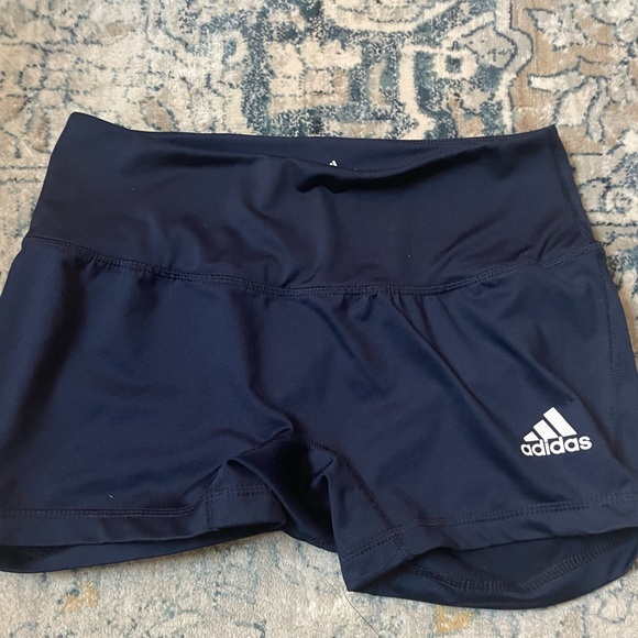 🔴adidas 4 inch shorts - Picture 3 of 3